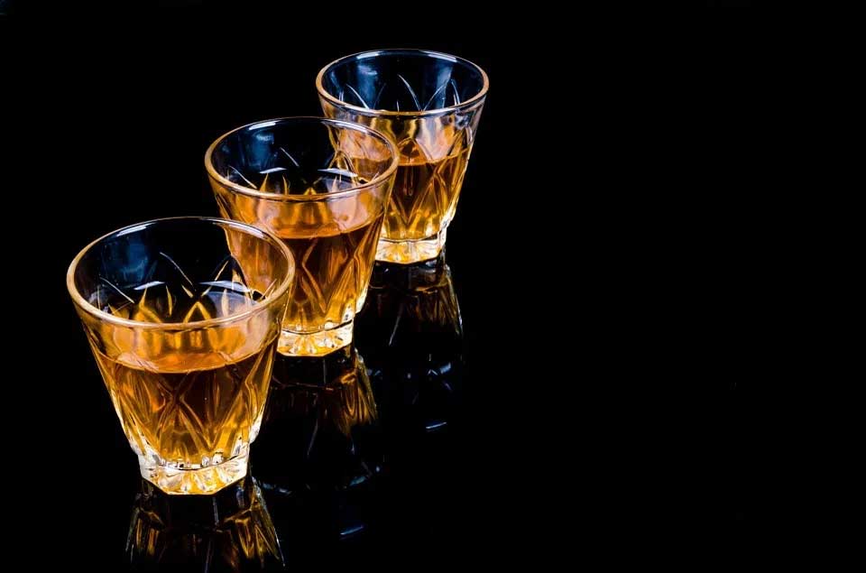 Amazing Gifting Ideas For New Year 2020. Fancy Supper With Good Booze