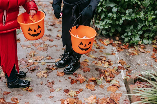 Stylish and Spooky: Fashionable Clothes Ideas for Gifting This Halloween